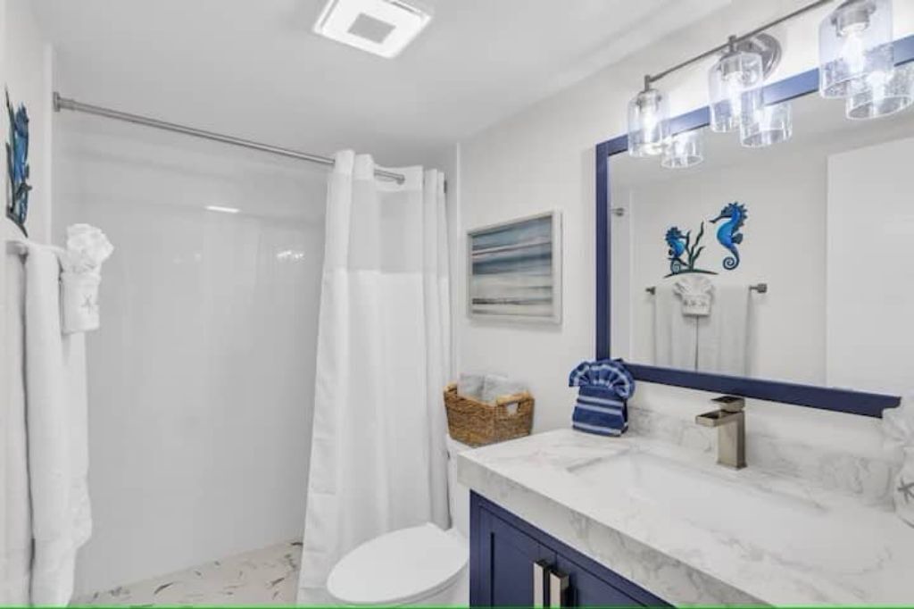 Photo of Bathroom in Marathon