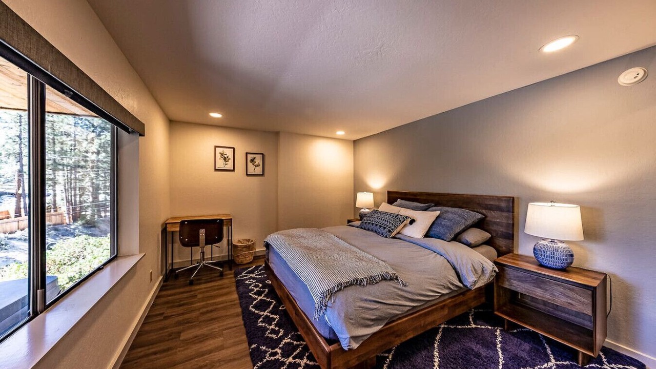 Photo of Bedroom in Round Hill Village