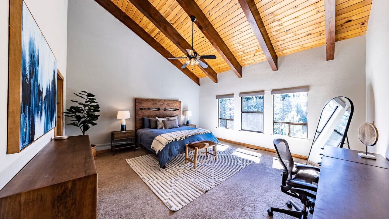 Photo of Bedroom in Round Hill Village
