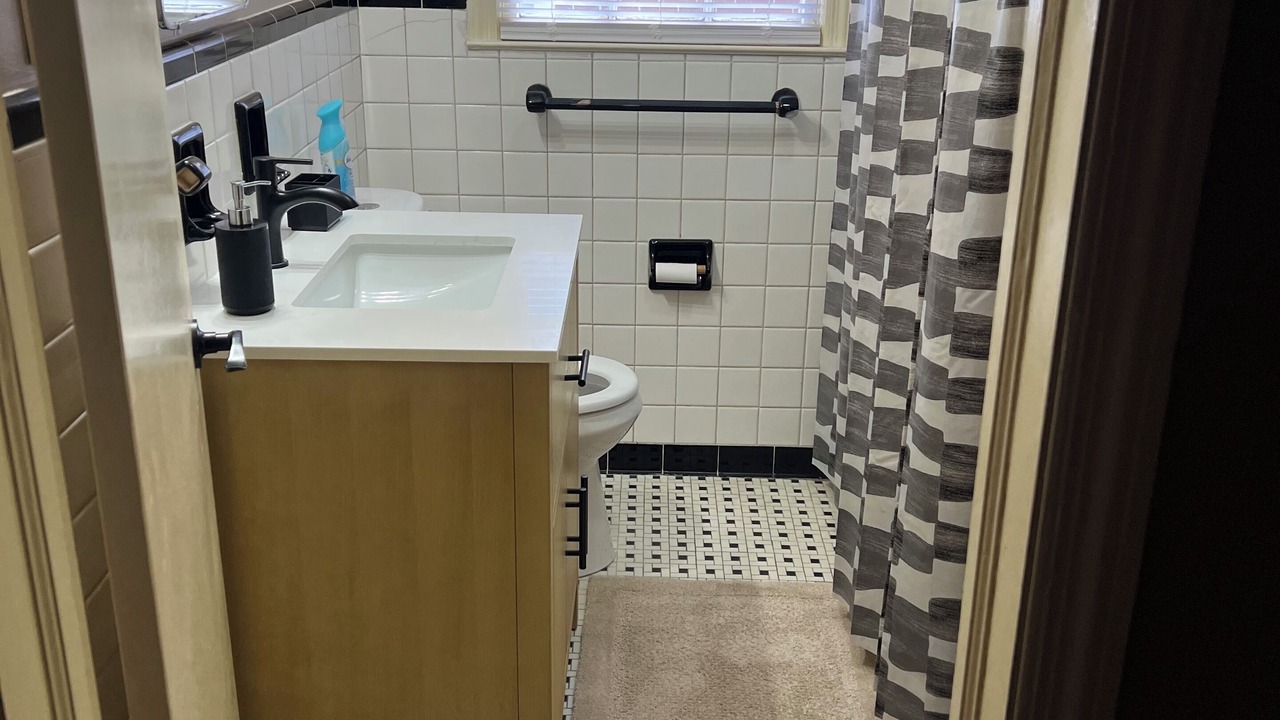 Photo of Bathroom in Albany