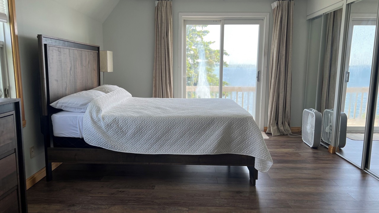 Photo of Bedroom in Howe Island