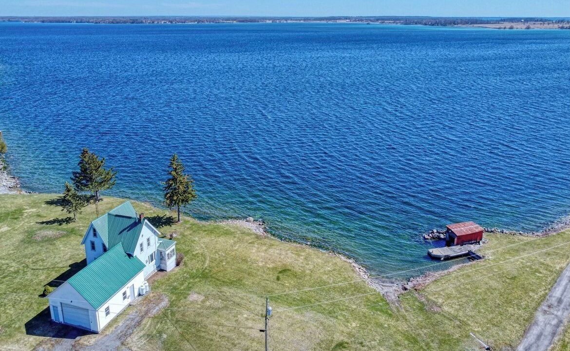 Photo of Outdoor in Howe Island
