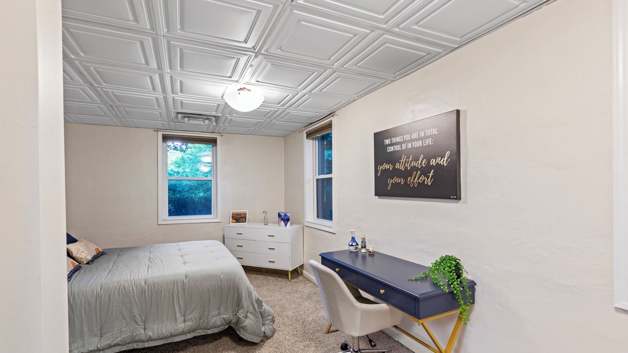 Photo of Bedroom in Loring Heights