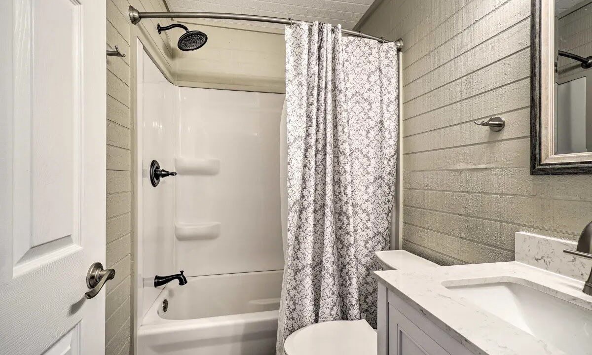 Photo of Bathroom in Caryville