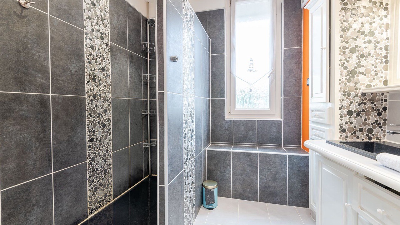 Photo of Bathroom in Saint-Pierre-des-Corps