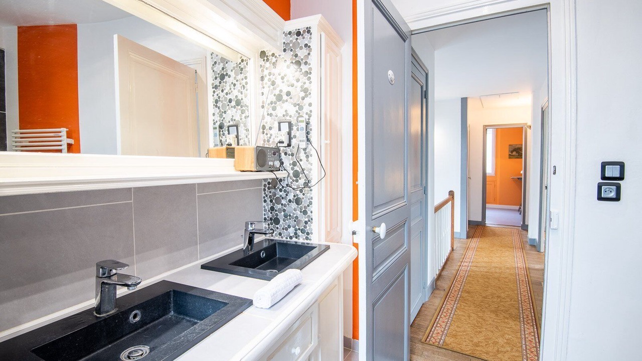 Photo of Bathroom in Saint-Pierre-des-Corps