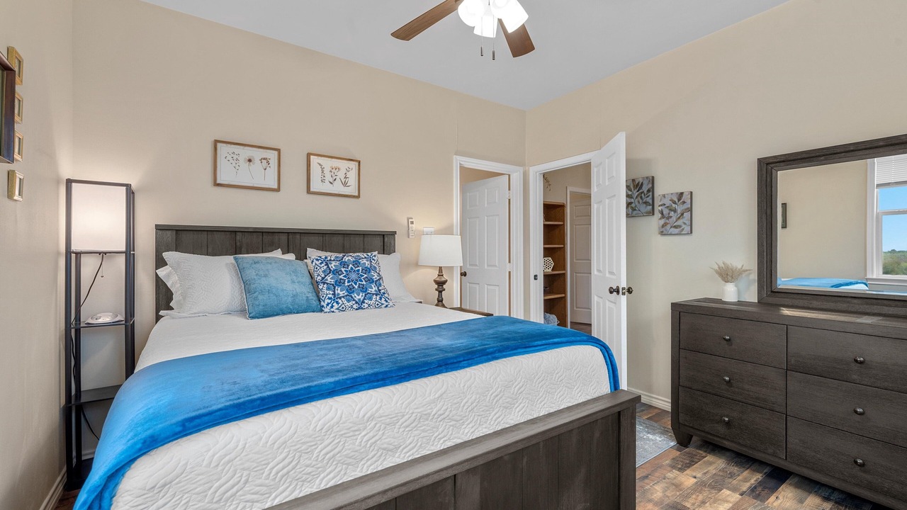 Photo of Bedroom in Milam County