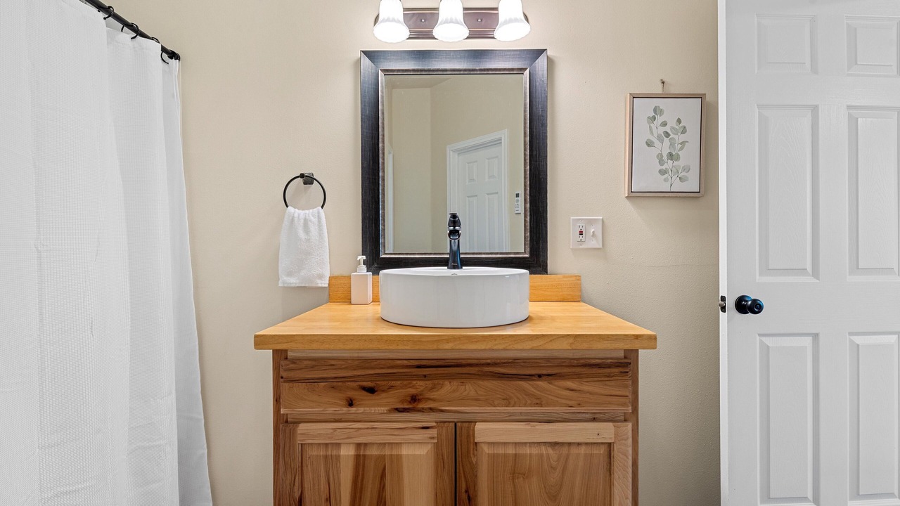 Photo of Bathroom in Milam County