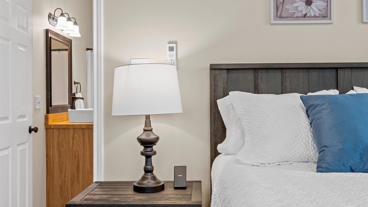 Photo of Bedroom in Milam County