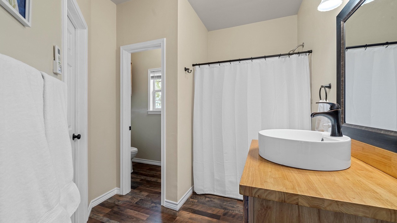 Photo of Bathroom in Milam County