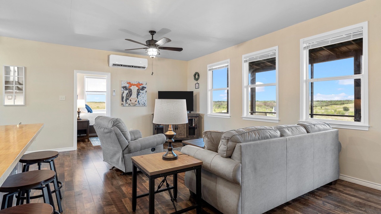 Photo of Livingroom in Milam County