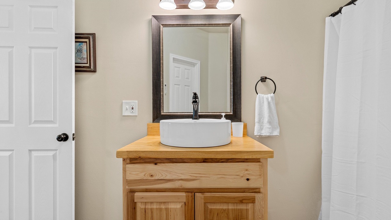 Photo of Bathroom in Milam County