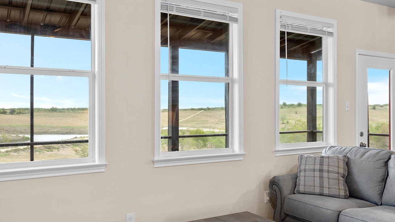 Photo of Livingroom in Milam County