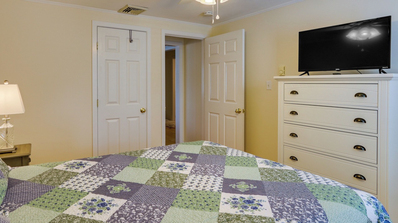 Photo of Bedroom in Westbrook Center