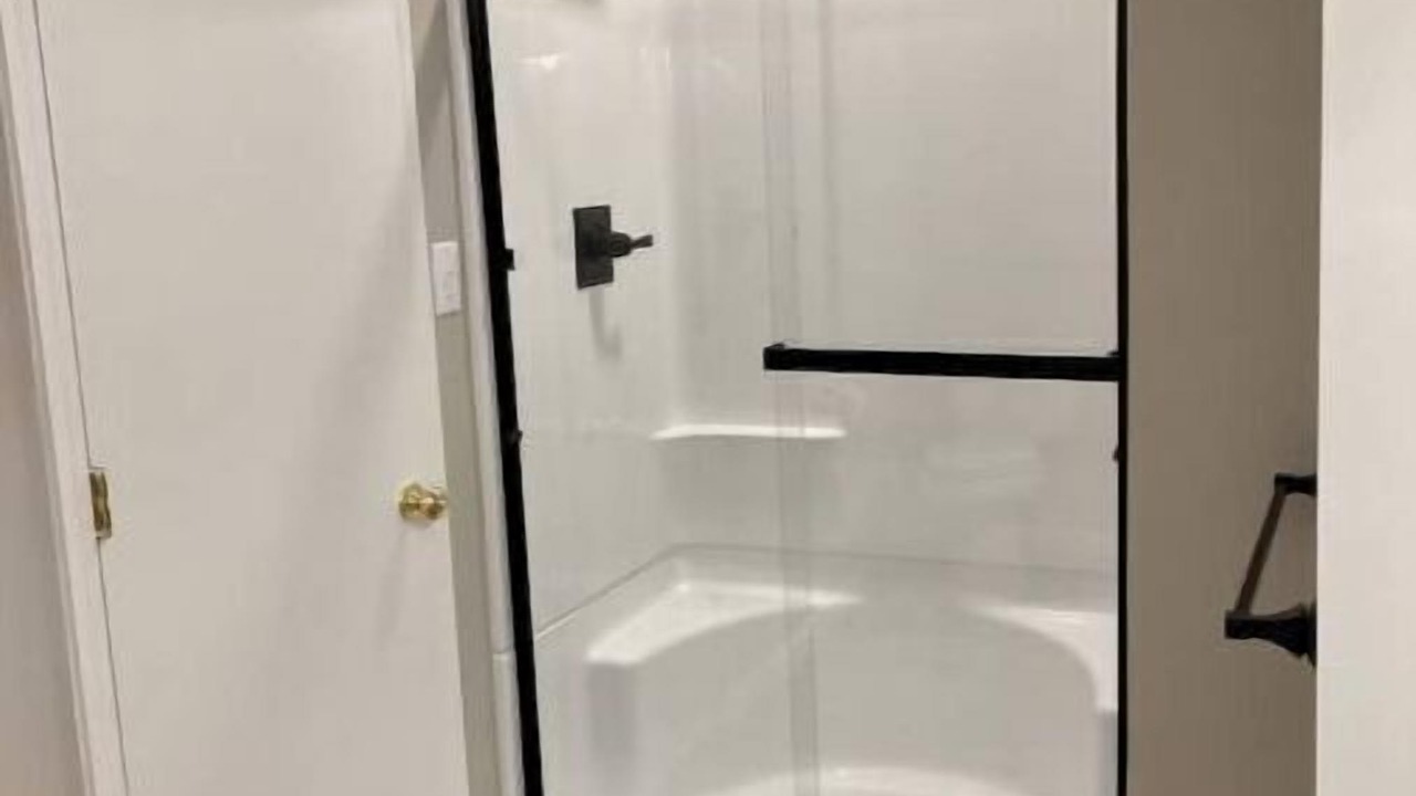 Photo of Bathroom in Kuttawa