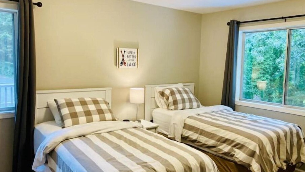 Photo of Bedroom in Kuttawa