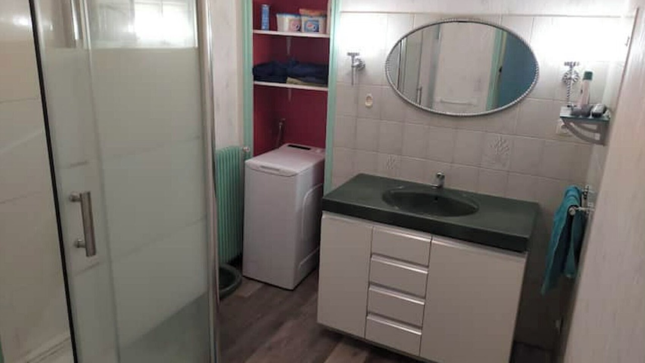 Photo of Bathroom in Arenes Romaines - Saint-Martin-du-Touch
