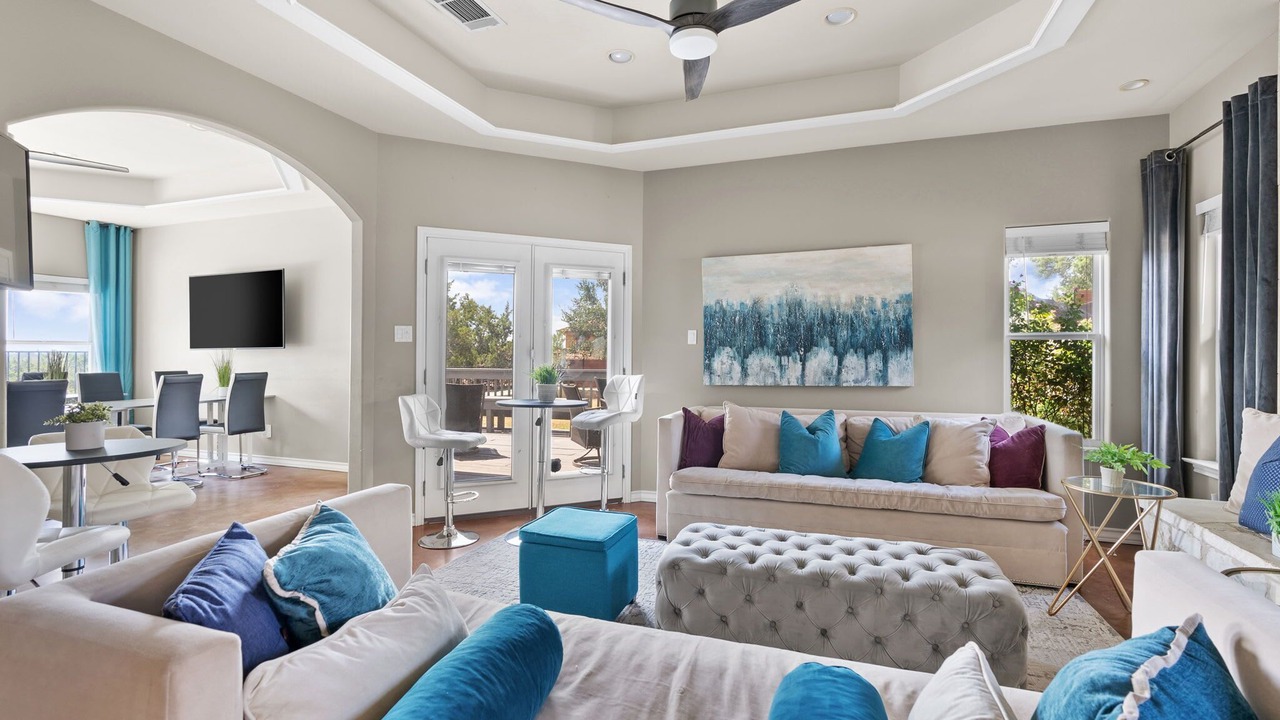 Photo of Livingroom in Cardinal Hills