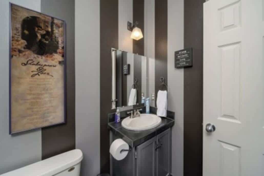 Photo of Bathroom in Cardinal Hills