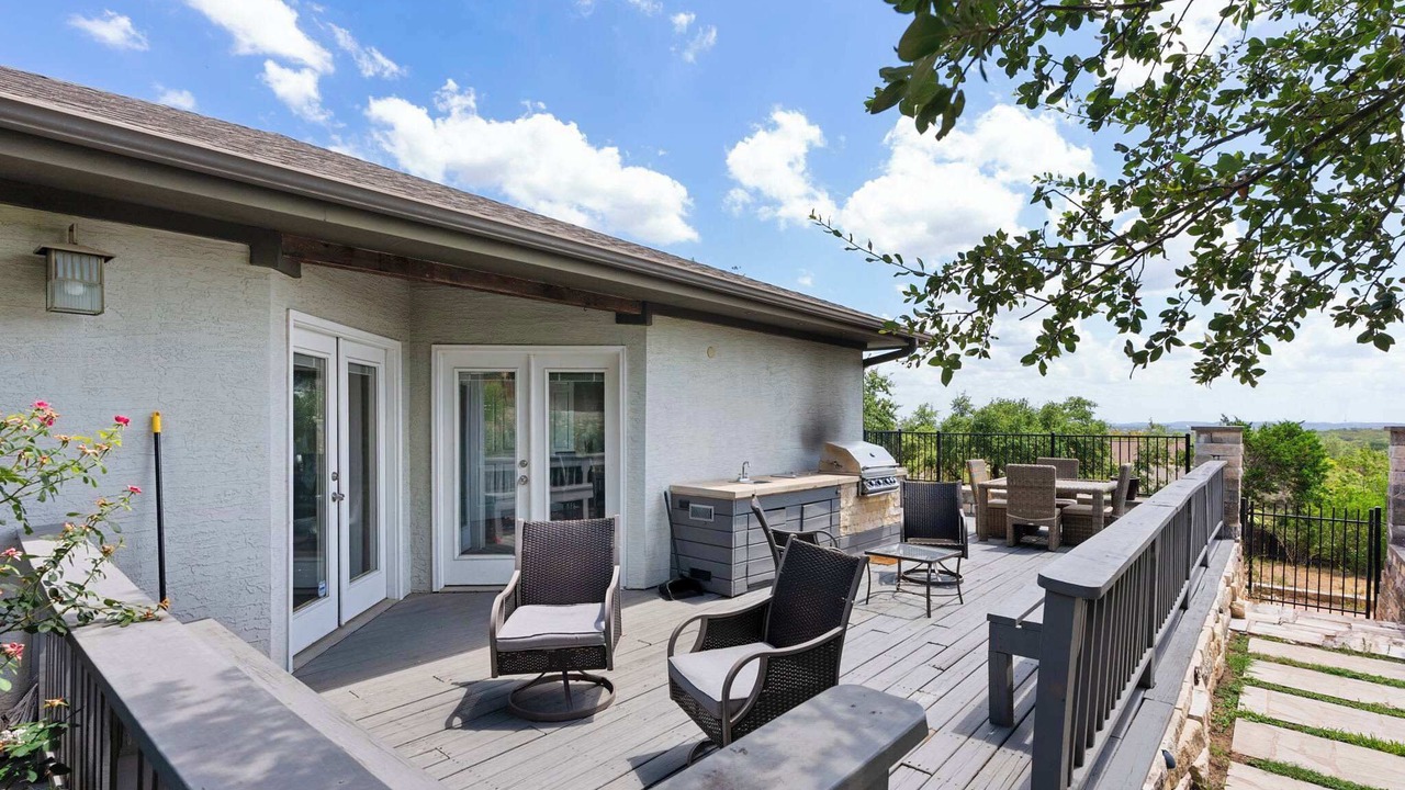 Photo of Outdoor in Cardinal Hills