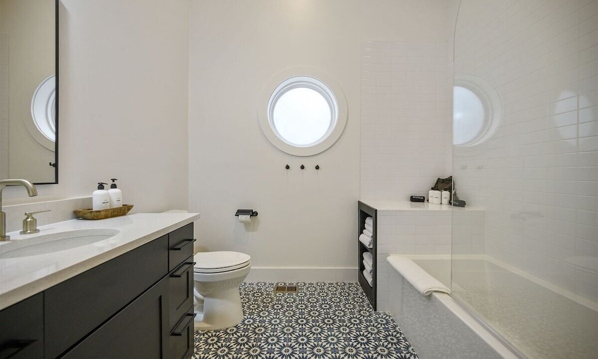 Photo of Bathroom in Broken Bow