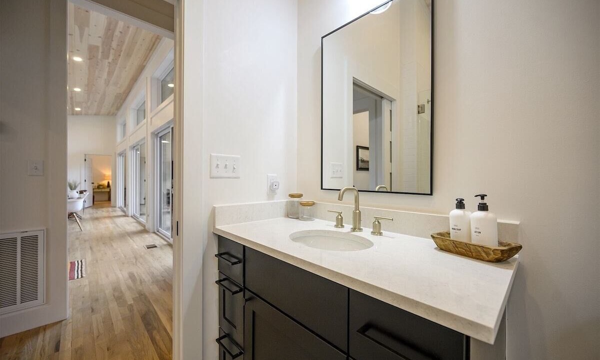 Photo of Bathroom in Broken Bow