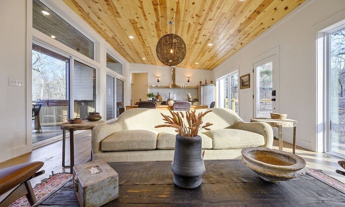 Photo of Livingroom in Broken Bow