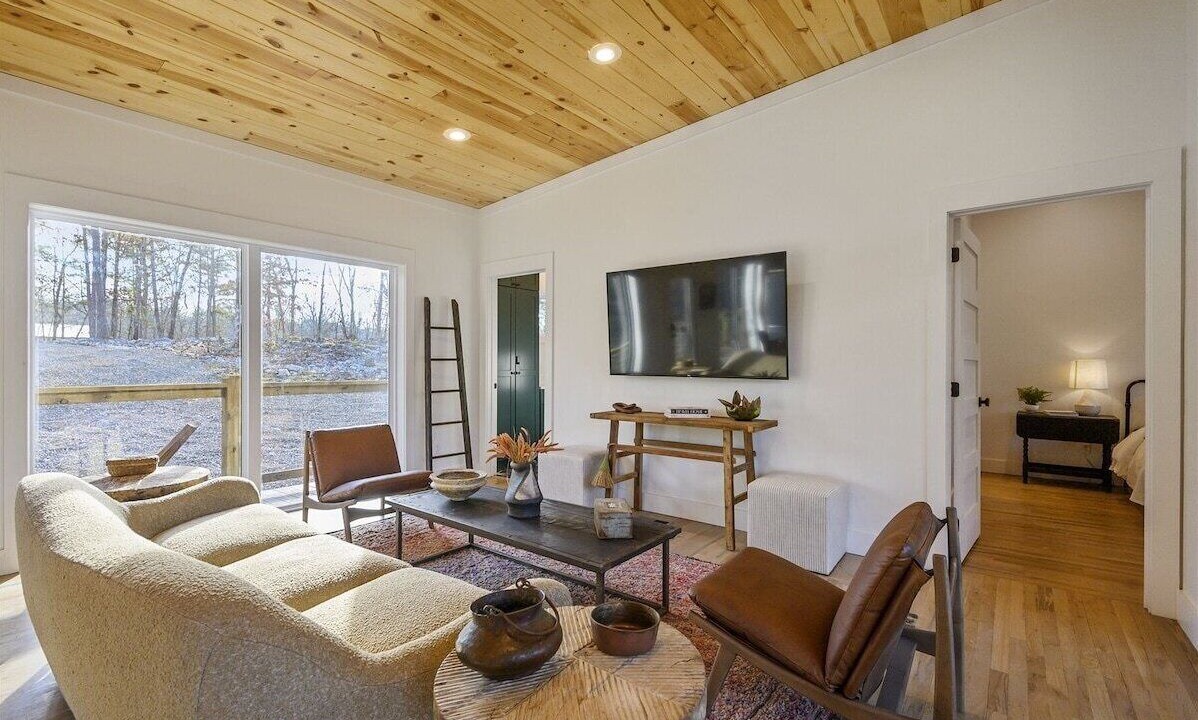 Photo of Livingroom in Broken Bow
