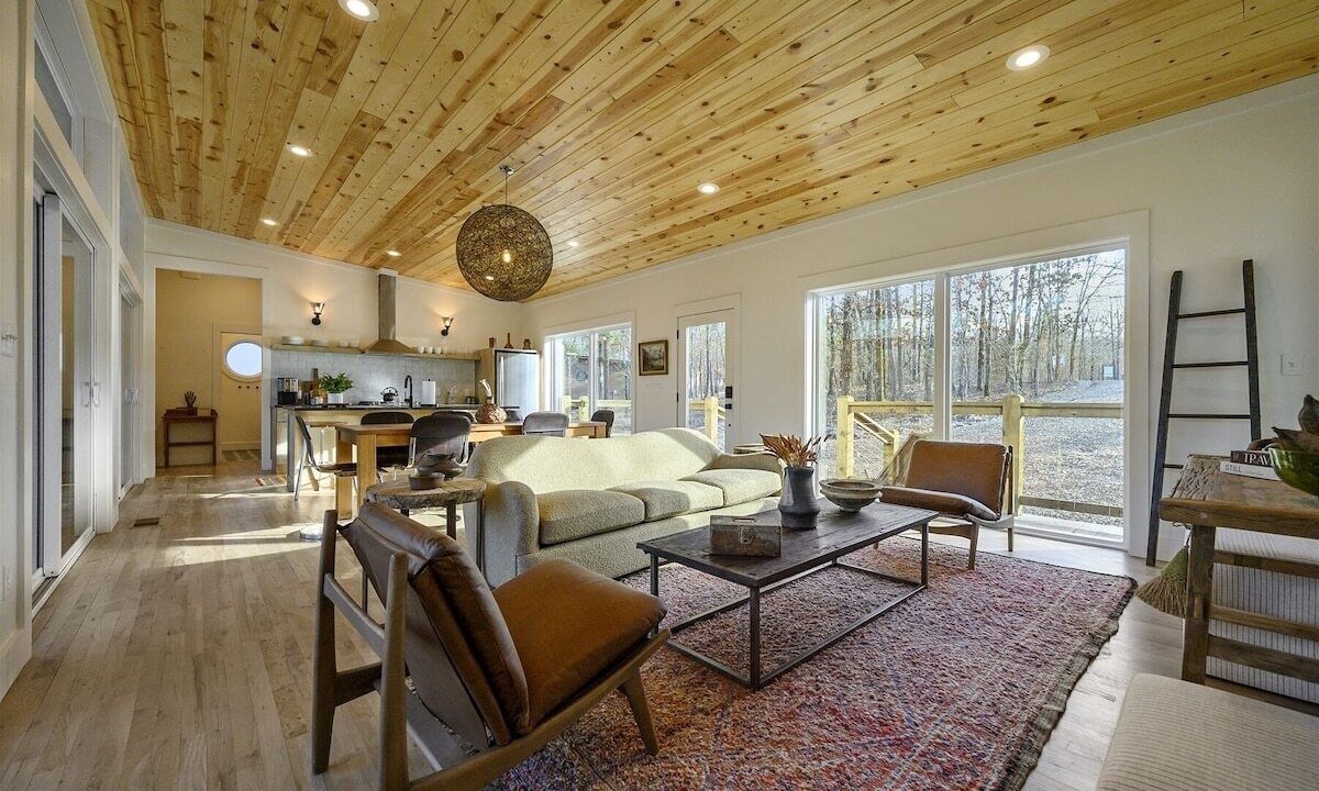 Photo of Livingroom in Broken Bow