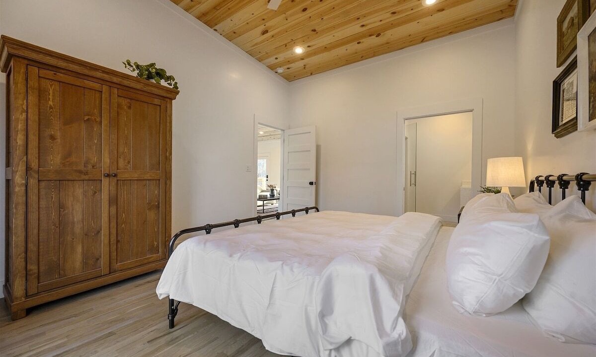 Photo of Bedroom in Broken Bow
