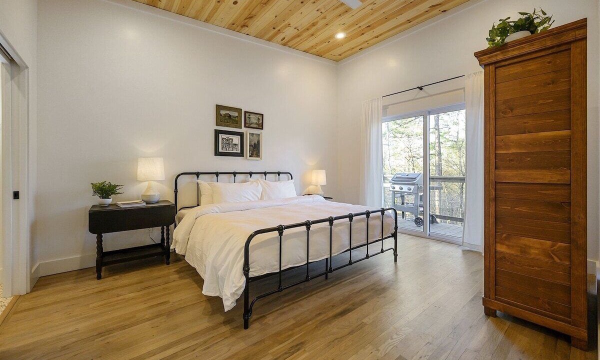 Photo of Bedroom in Broken Bow