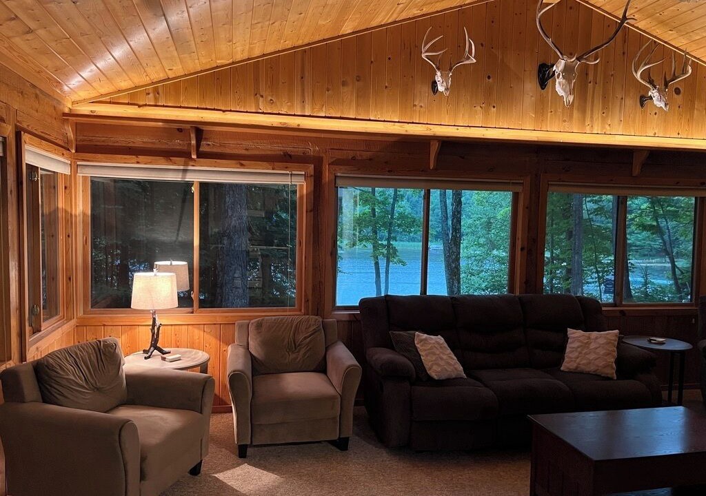 Photo of Livingroom in Vilas County