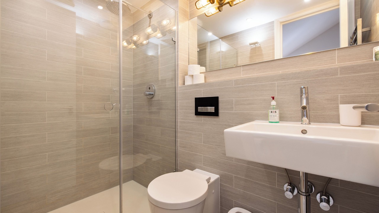 Photo of Bathroom in White City