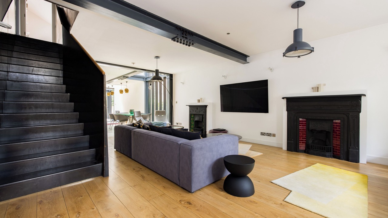 Photo of Livingroom in White City