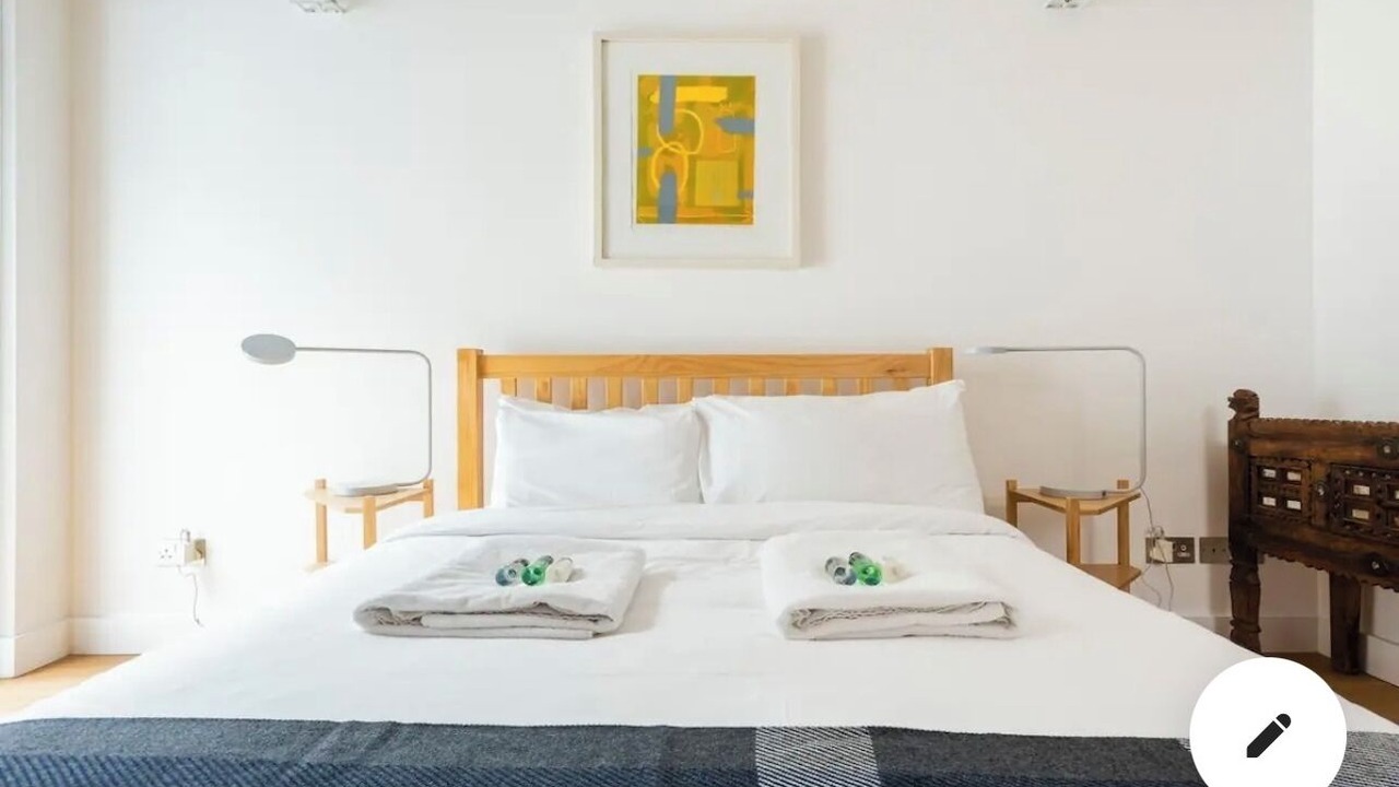 Photo of Bedroom in White City