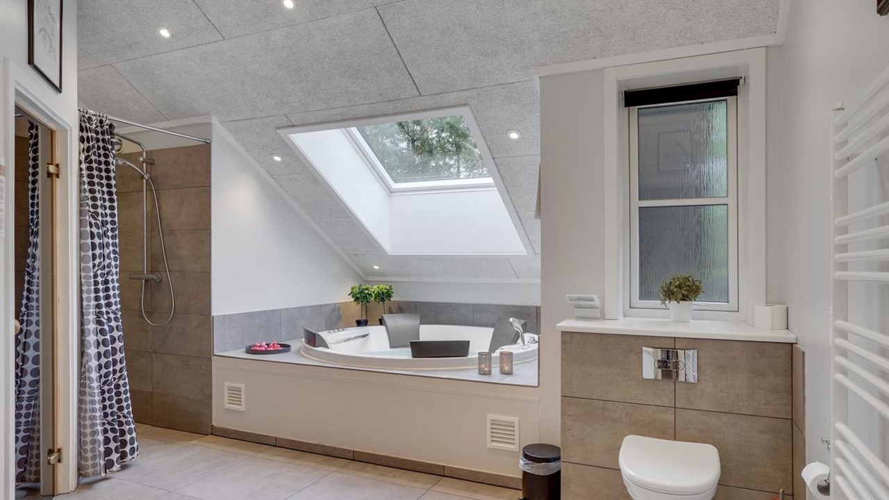 Photo of Bathroom in Hou