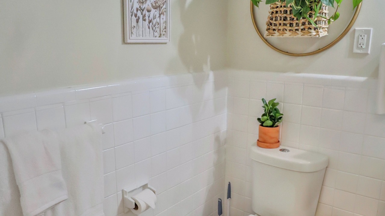 Photo of Bathroom in Main - Military Plaza