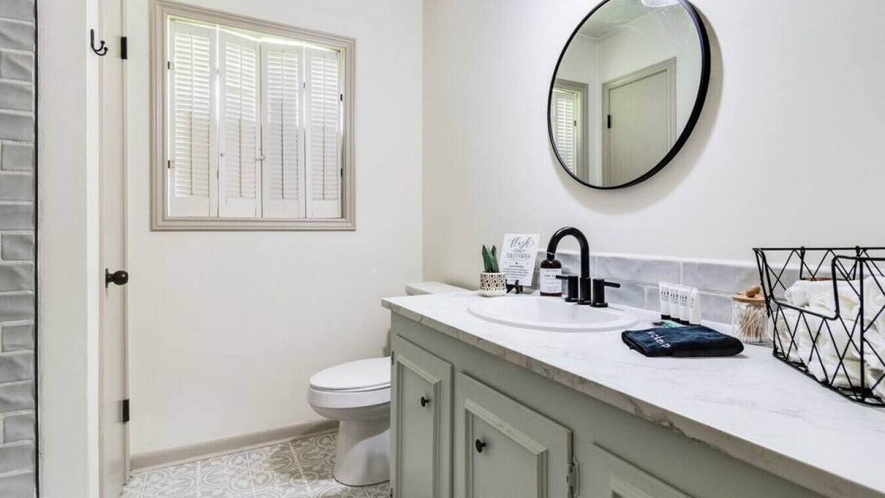 Photo of Bathroom in Crowley