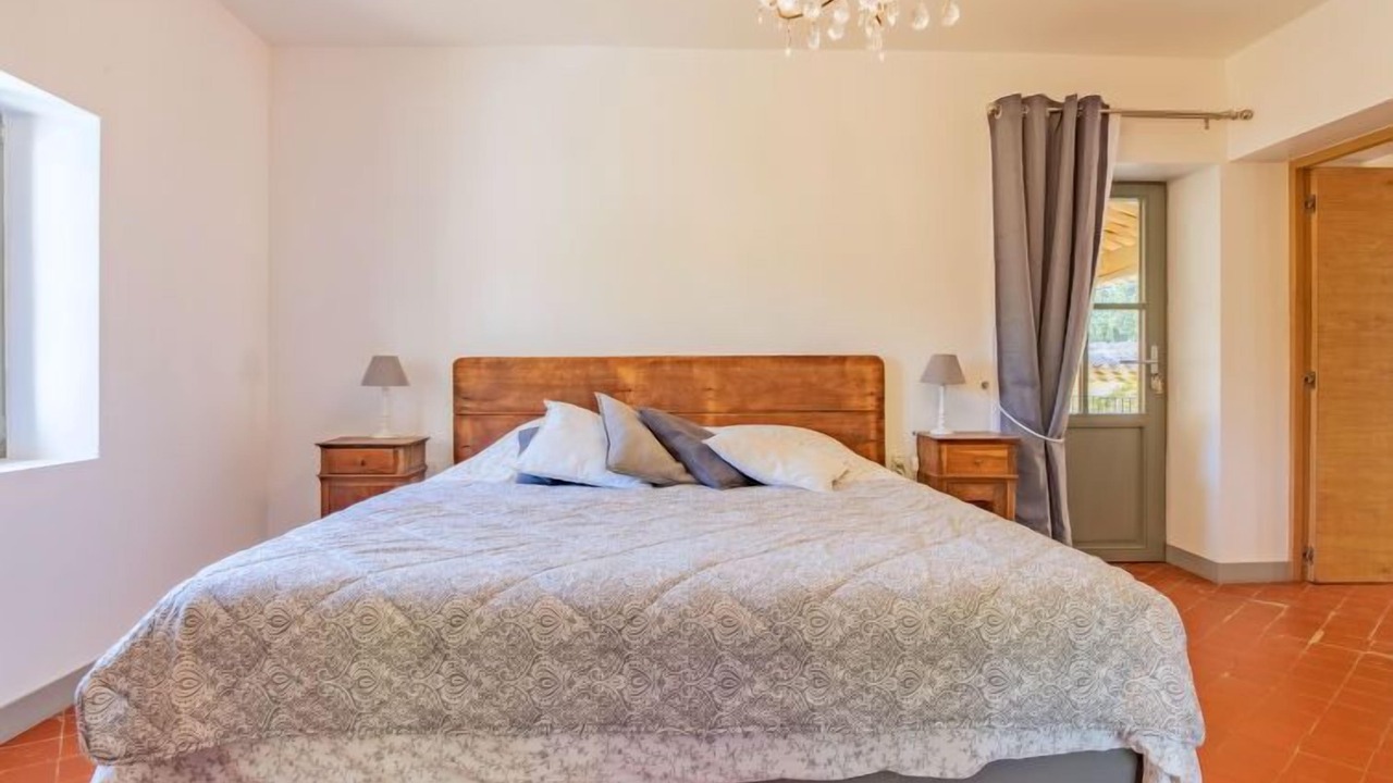 Photo of Others in Pont Royal