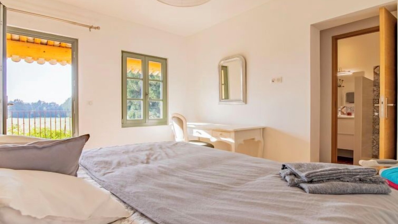 Photo of Others in Pont Royal