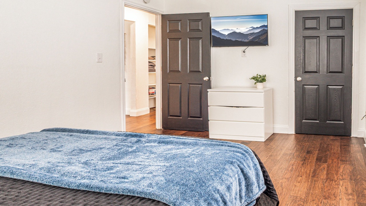 Photo of Bedroom in Sayles Blvd. Area