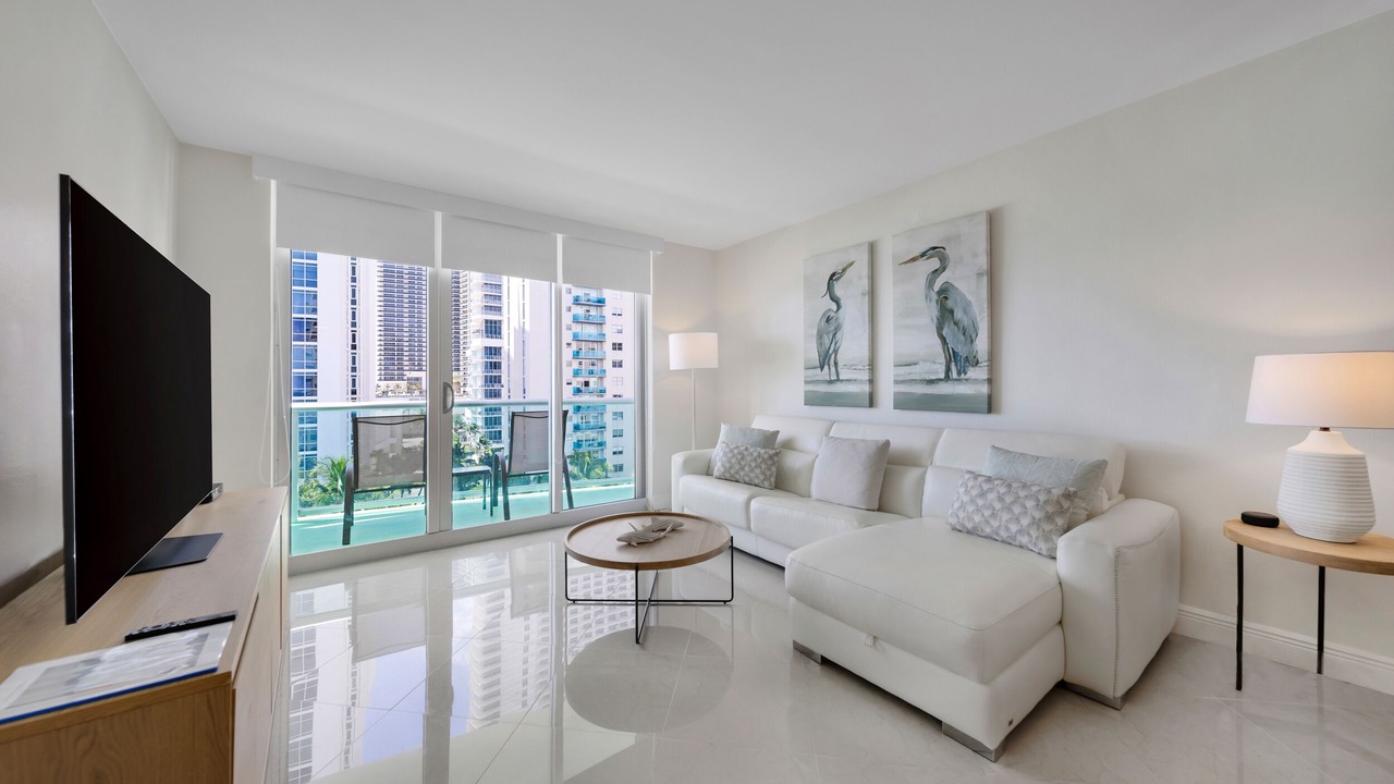 Photo of Livingroom in Hollywood South Central Beach