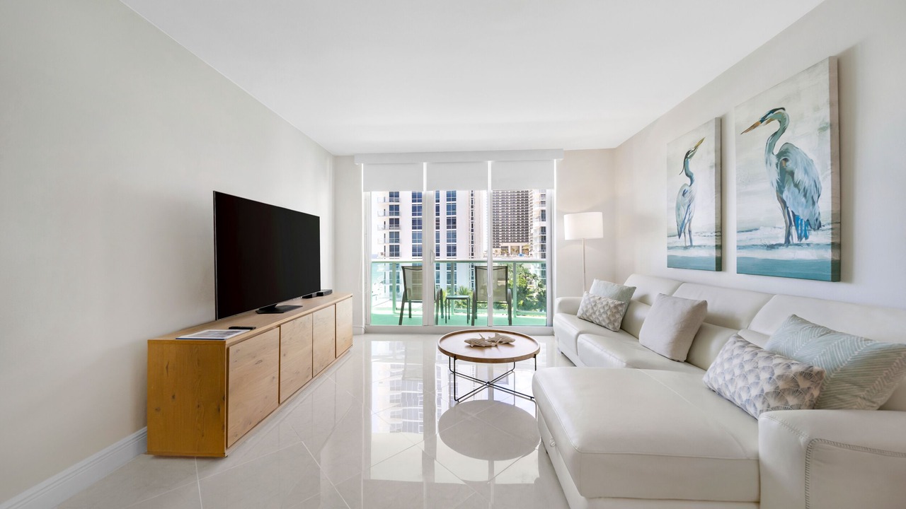 Photo of Livingroom in Hollywood South Central Beach