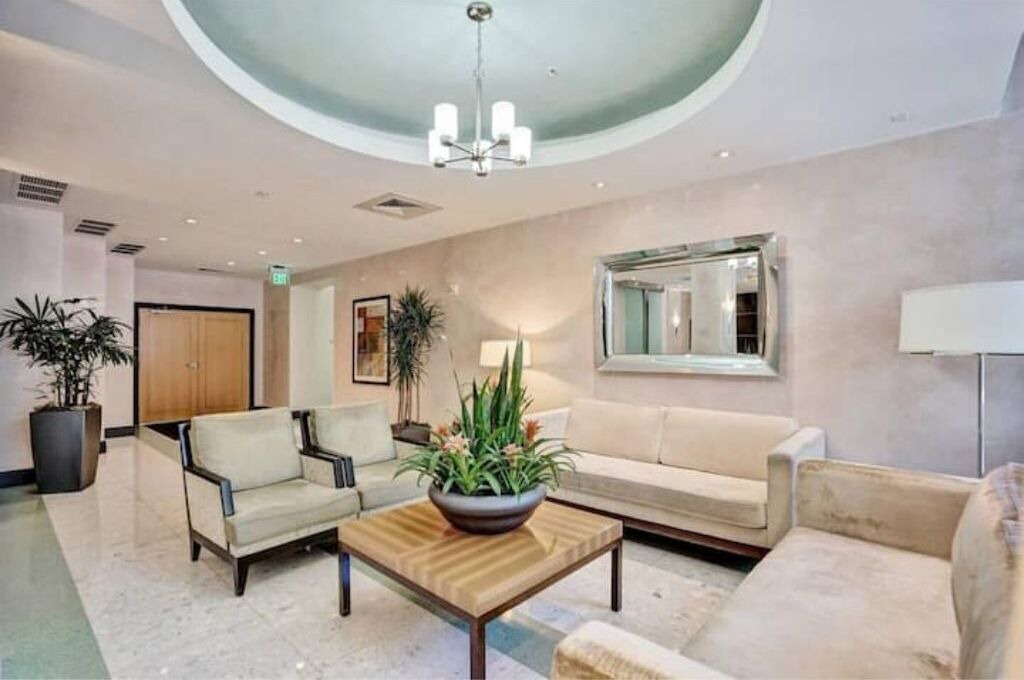 Photo of Others in Hollywood South Central Beach