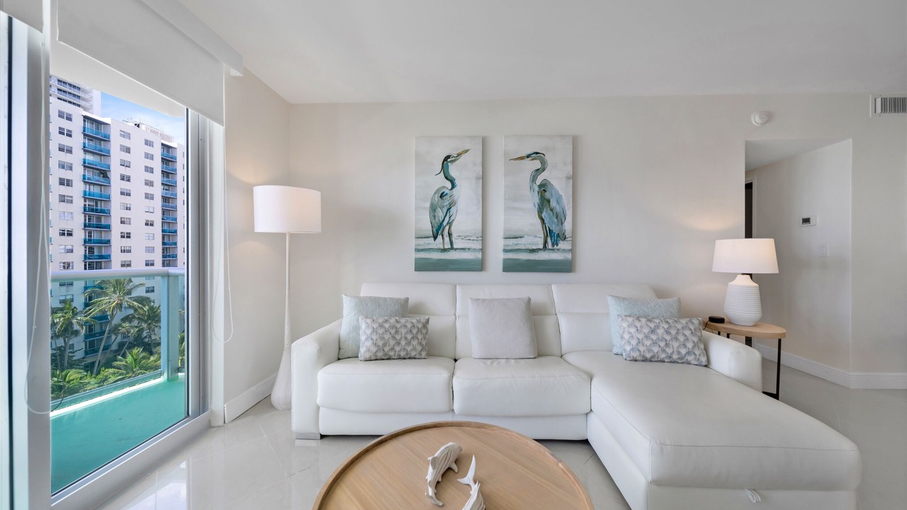 Photo of Livingroom in Hollywood South Central Beach