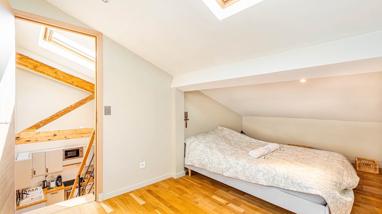 Photo of Bedroom in Republique–Point-du-Jour