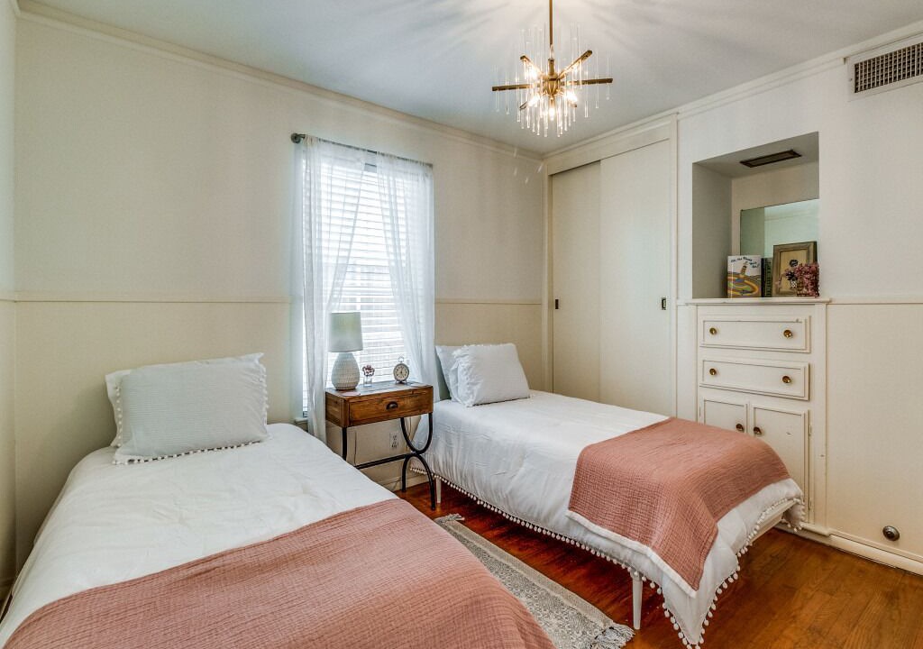 Photo of Bedroom in Preston Hollow