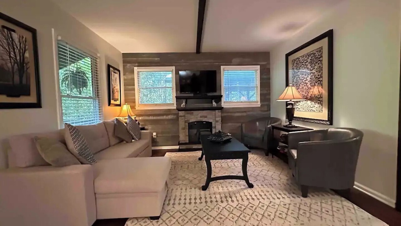 Photo of Livingroom in Linville Falls