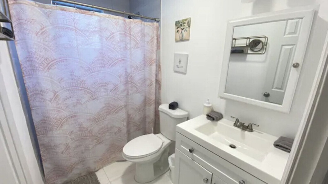 Photo of Bathroom in Little Havana