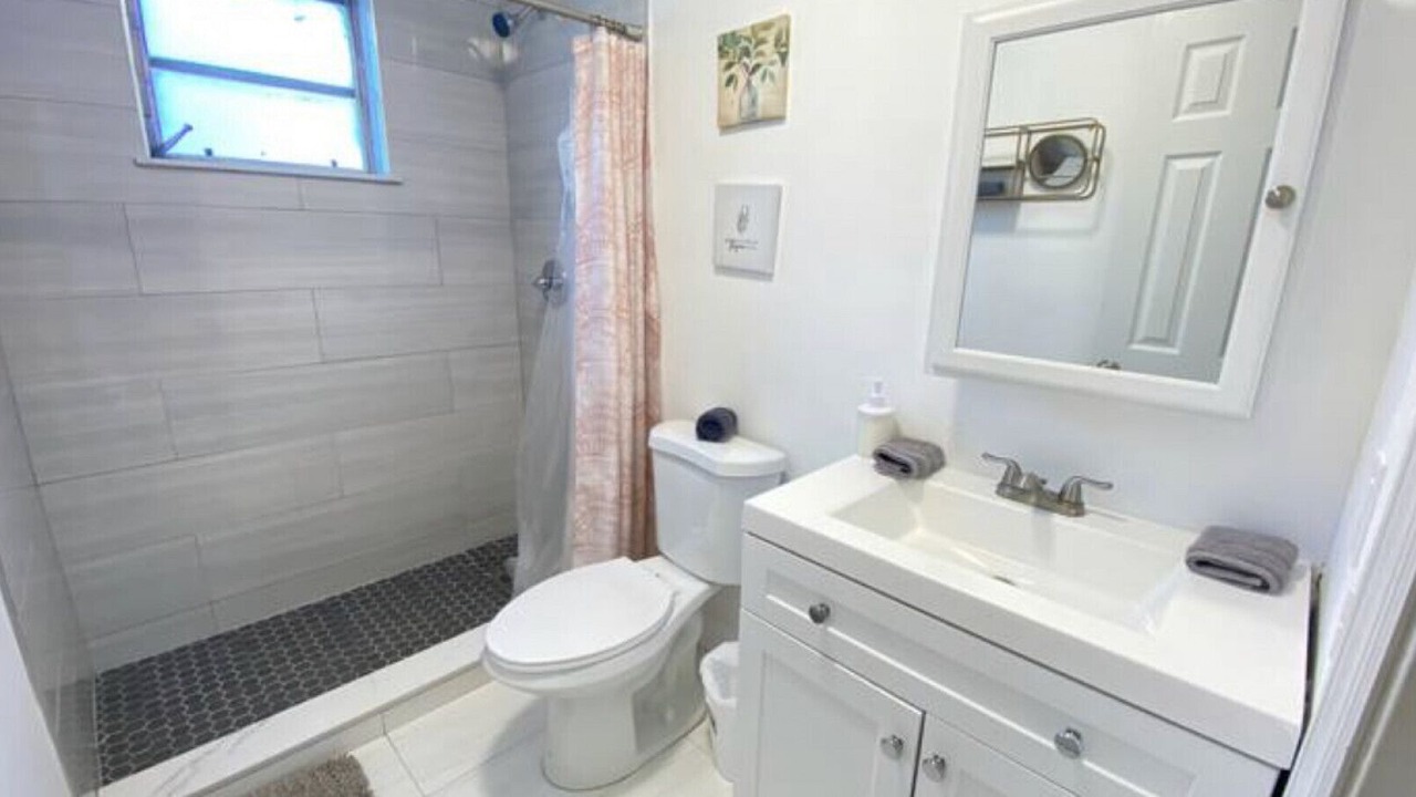 Photo of Bathroom in Little Havana